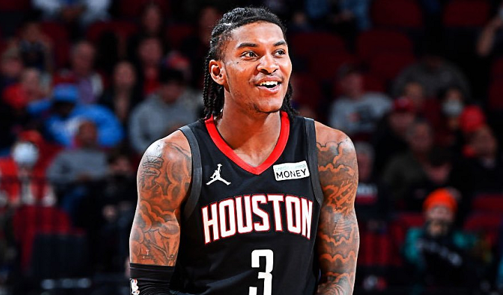 连胜势头难挡!橄榄球豪取十连胜 连胜势头难挡!橄榄球豪取十连胜