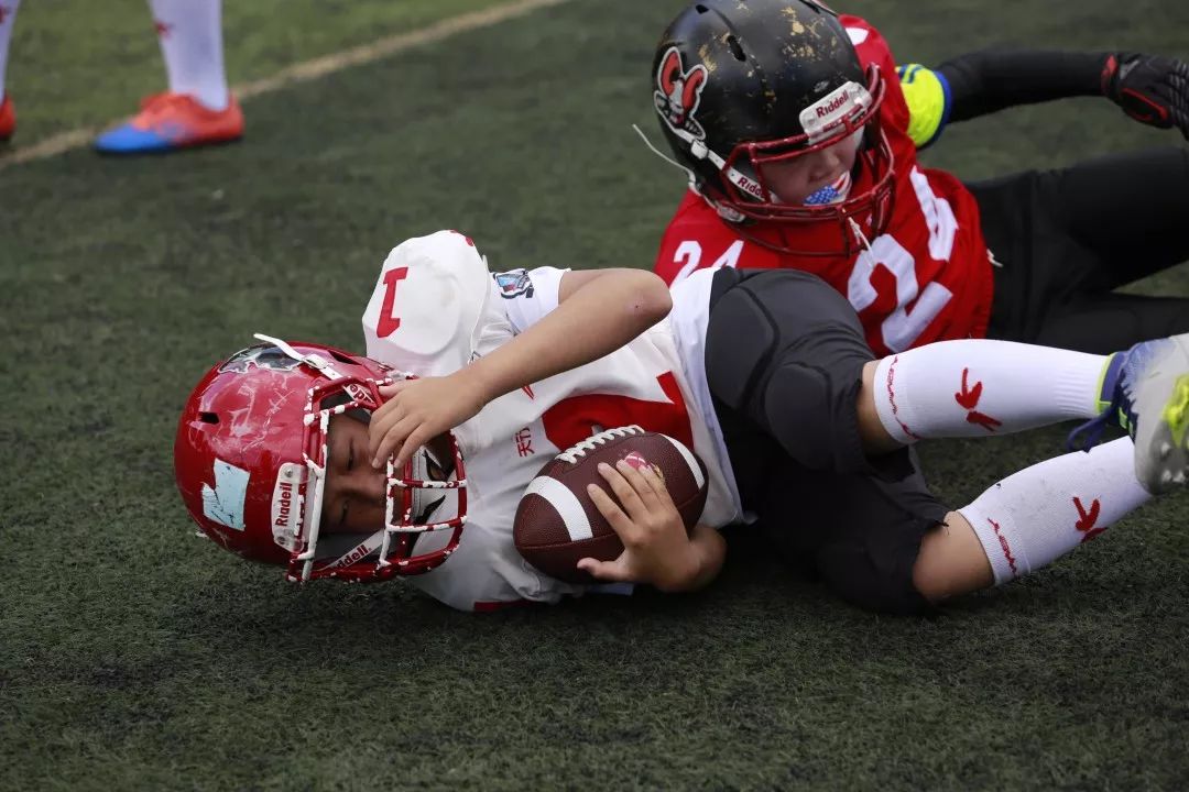 终极对抗!橄榄球战火再次点燃 终极对抗!橄榄球战火再次点燃