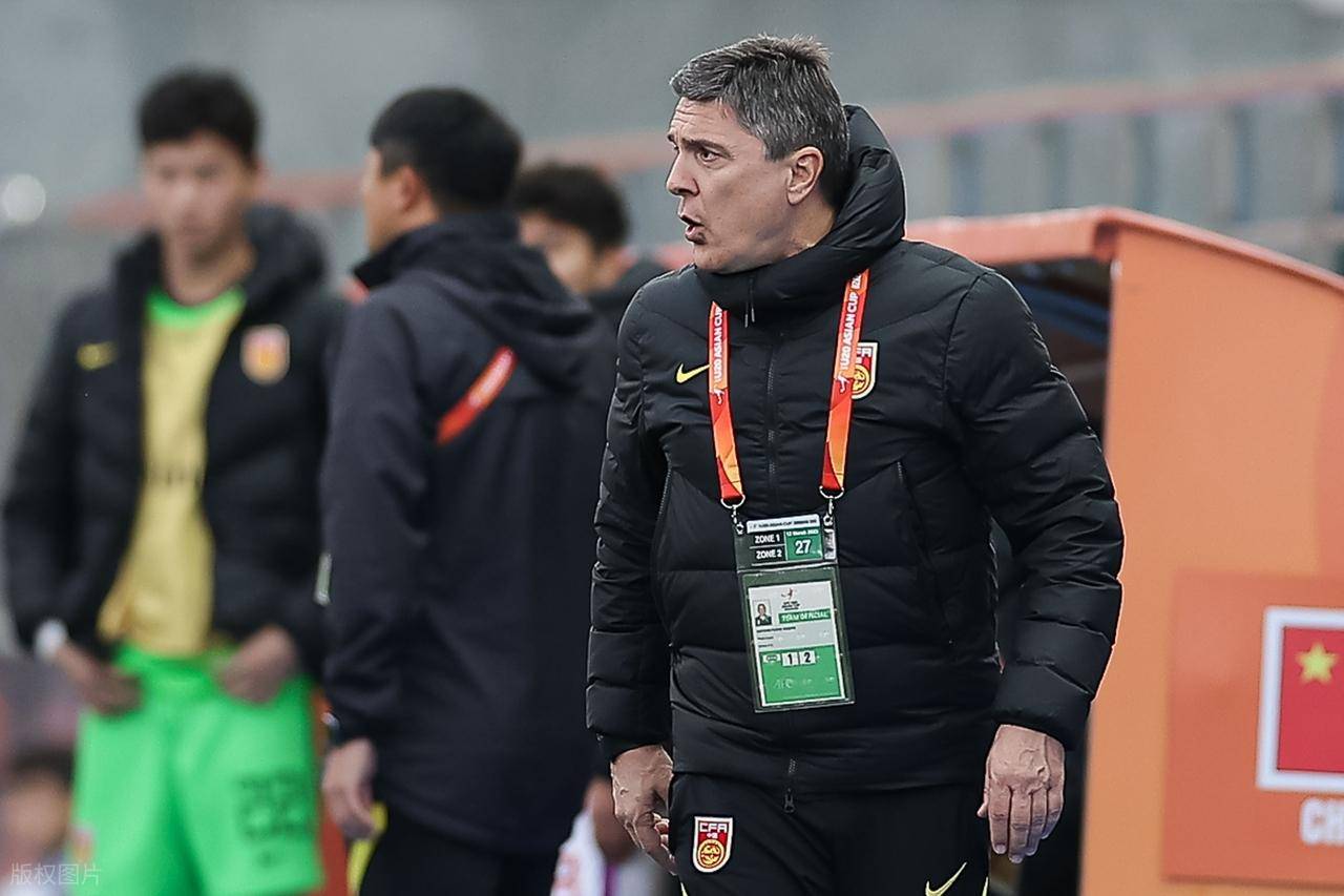 中国队完胜日本队,郑思维状态火热 中国队完胜日本队,郑思维状态火热