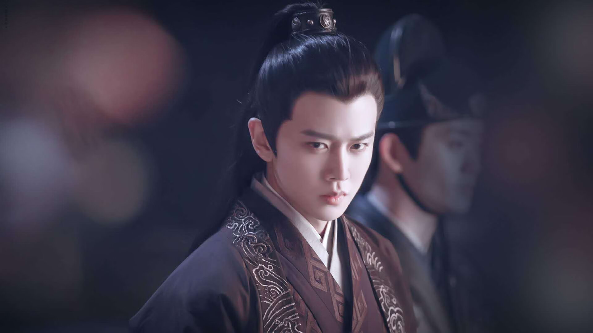 东方蓝武士鏖战法老军团，荷兰铁闸一锤定音，范戴克在年度焦点之战中接管比赛