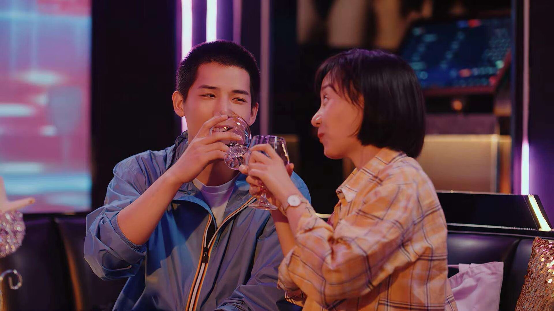 单节打出36-18冲击波，范弗利特导演逆转好戏，鹈鹕拉开雷霆差距