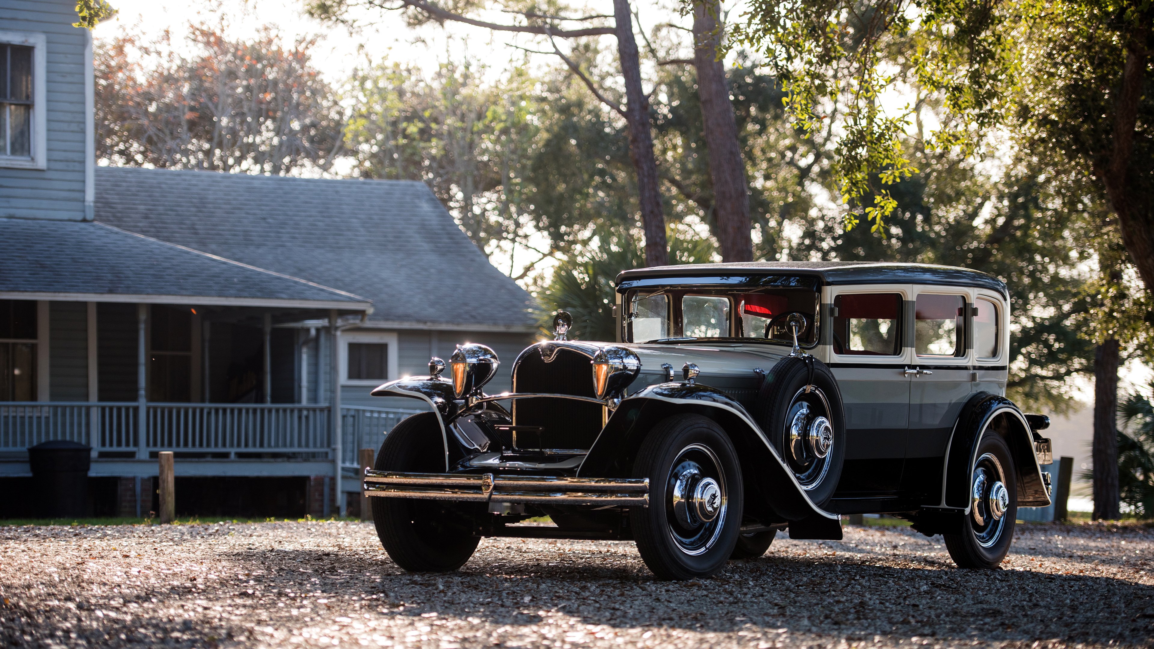 昨夜,两条平行线交叉,拉斯维加斯街道极限与洛杉矶的传统荣耀